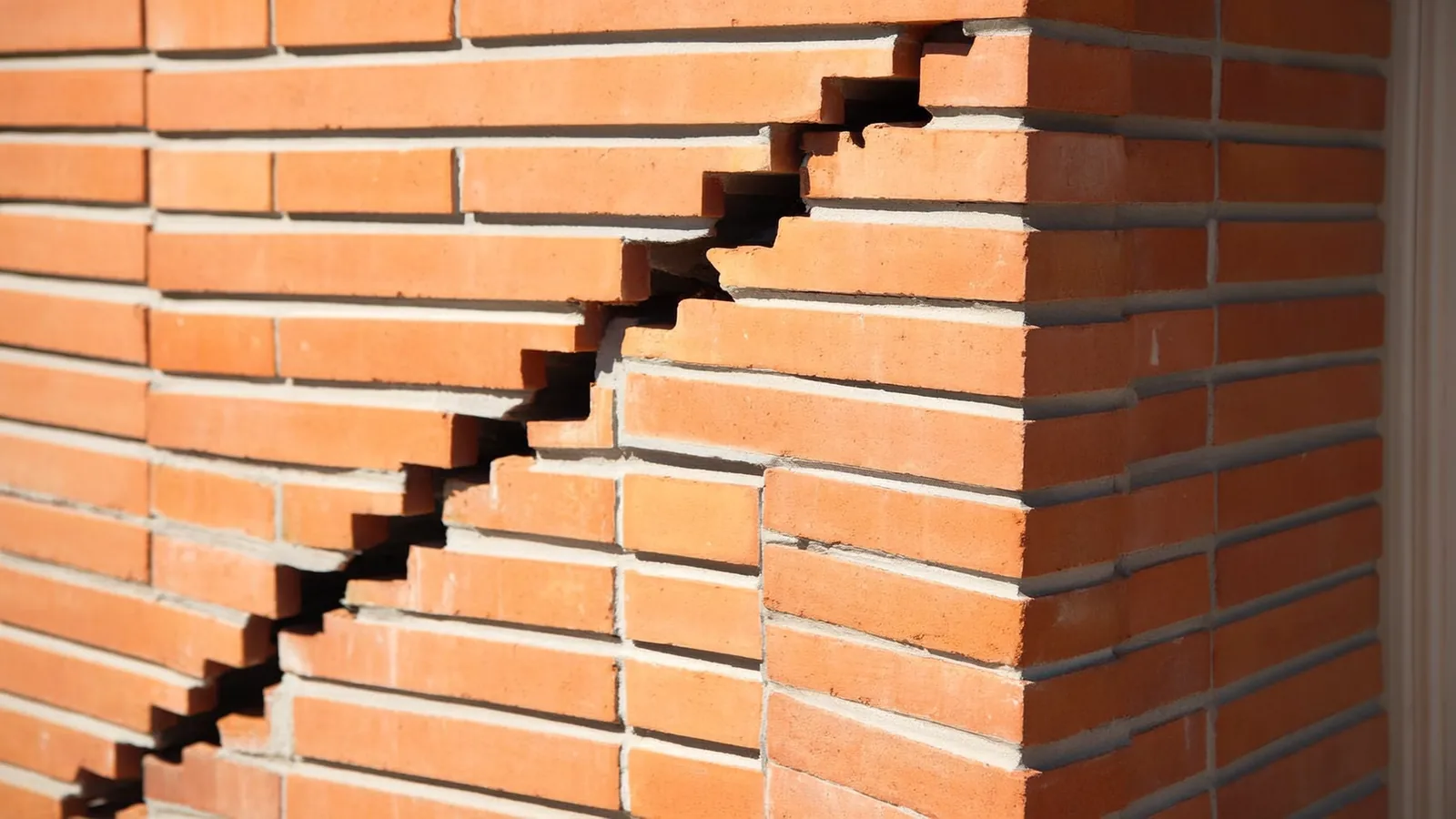 Stair-Step Foundation Cracks in Chattanooga